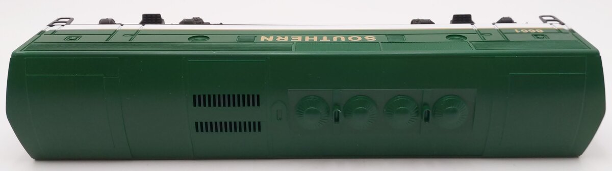 Lionel 6-8661 O Gauge Southern F3 B Non-Powered Diesel Locomotive EX