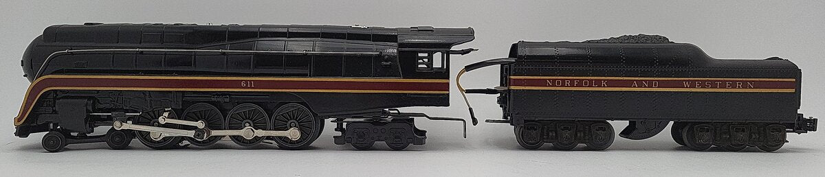 Lionel 6-8100 O Gauge Norfolk & Western 4-8-4 Steam Locomotive & Tender #611 LN/Box