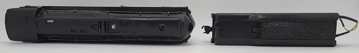 Lionel 6-8100 O Gauge Norfolk & Western 4-8-4 Steam Locomotive & Tender #611 LN/Box