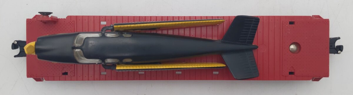Lionel 6800 Vintage O Flatcar with Black over Yellow Airplane EX
