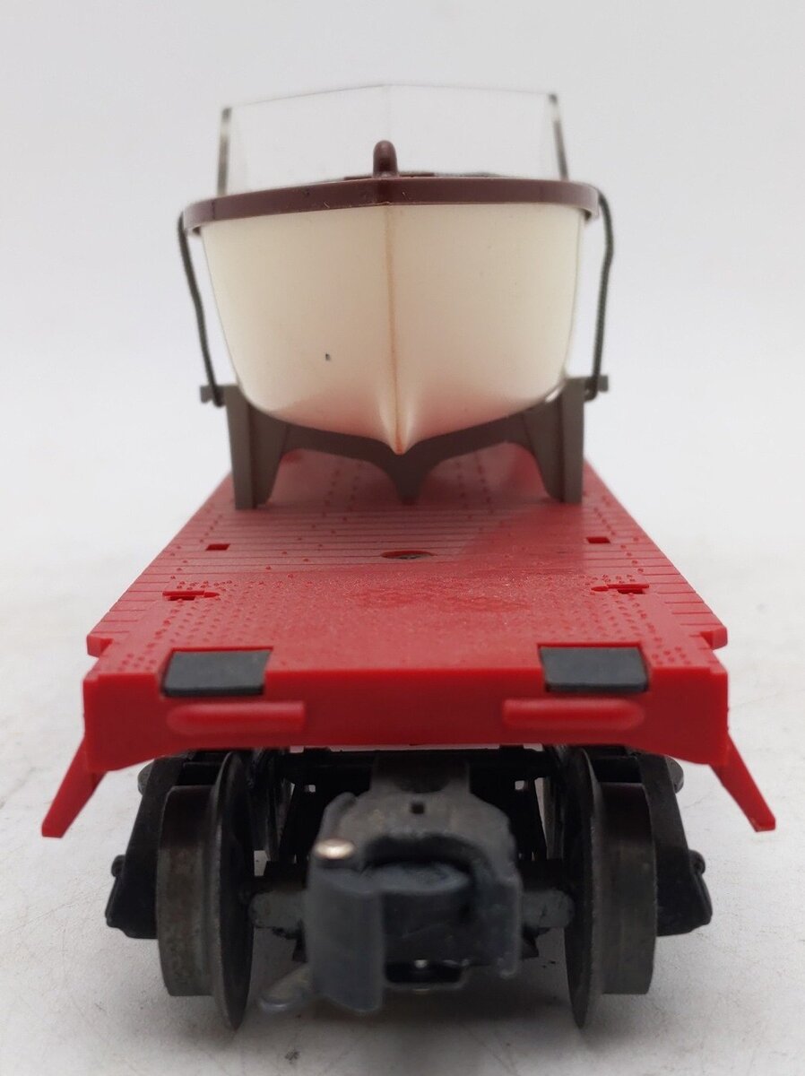Lionel 6801-50 Vintage O Lionel Flatcar with Boat - White & Brown Hull VG