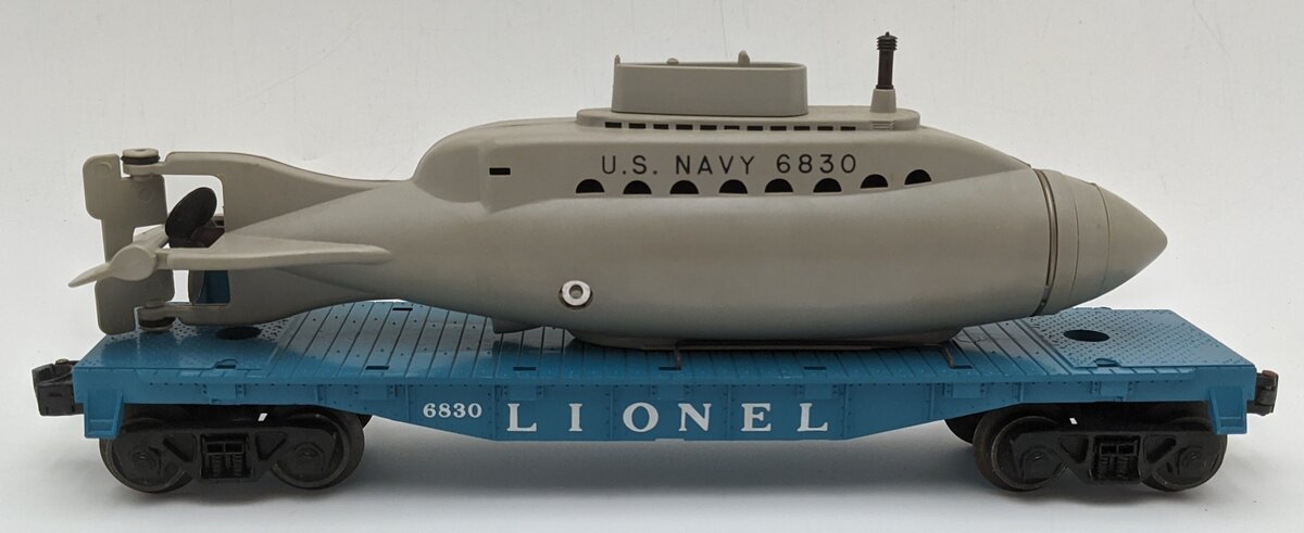 Lionel 6830 Vintage O Flatcar w/ Non Operating Submarine VG/Box
