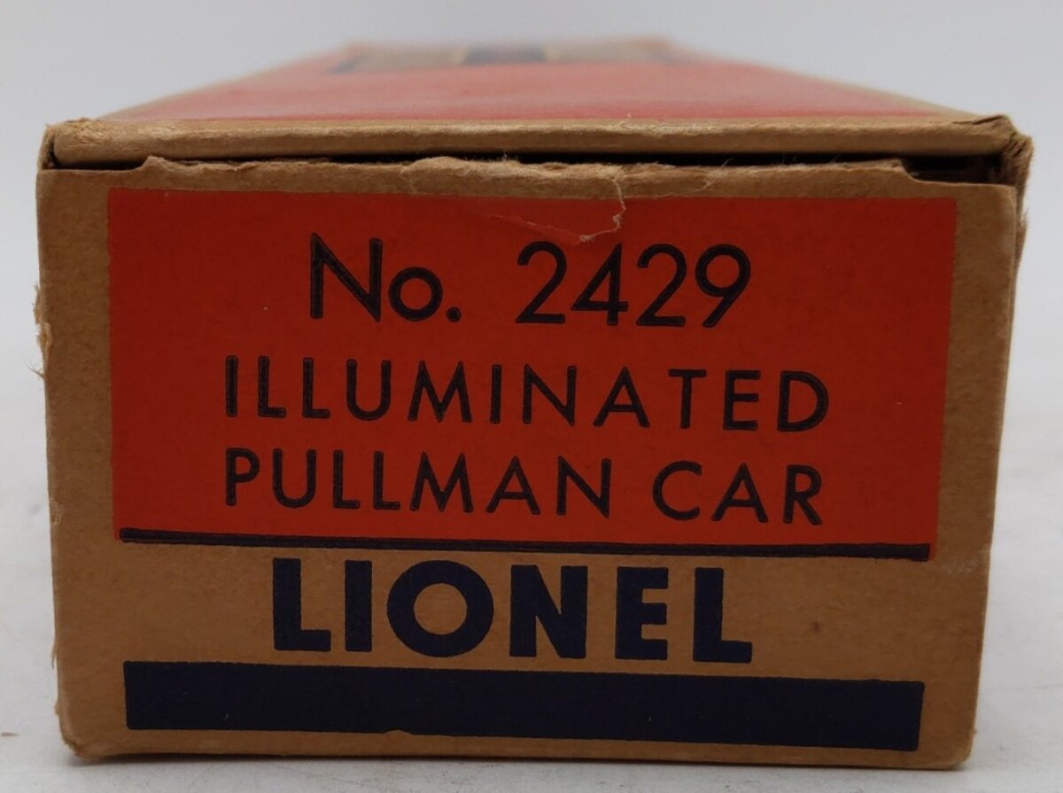 Lionel 2429 Vintage O Livingston Illuminated Passenger Car with Silver Roof VG/Box