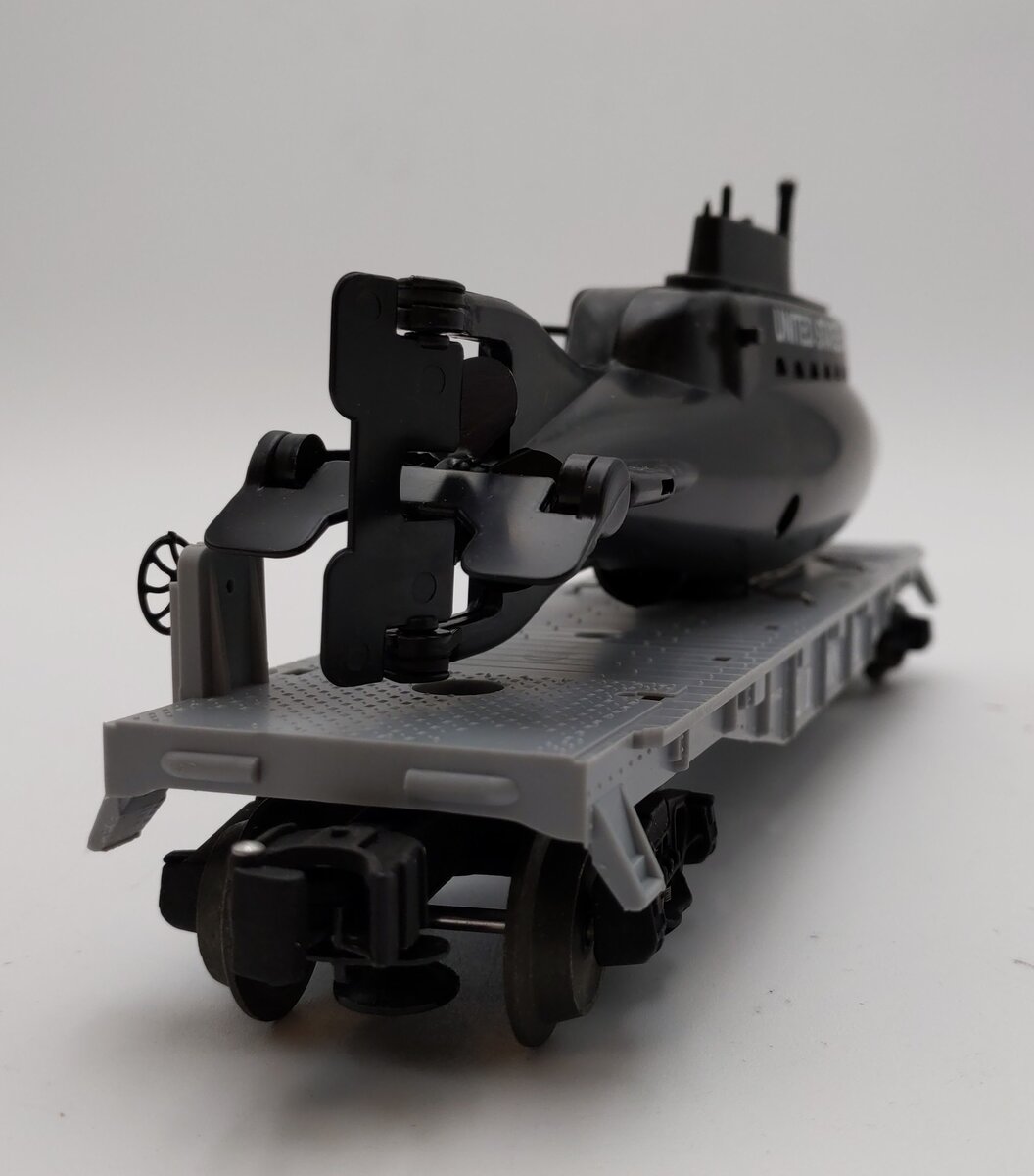 Lionel 6-16351 O Gauge Lionel Lines Flatcar with Navy Submarine NIB