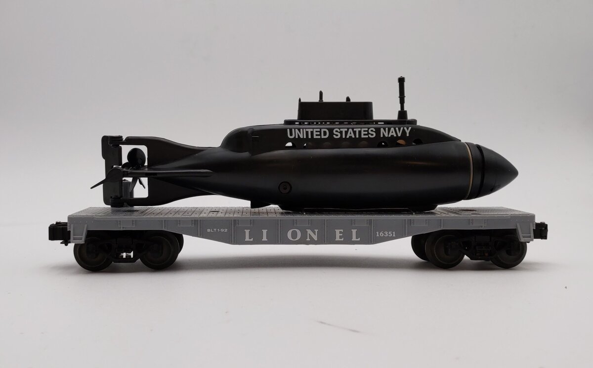 Lionel 6-16351 O Gauge Lionel Lines Flatcar with Navy Submarine NIB