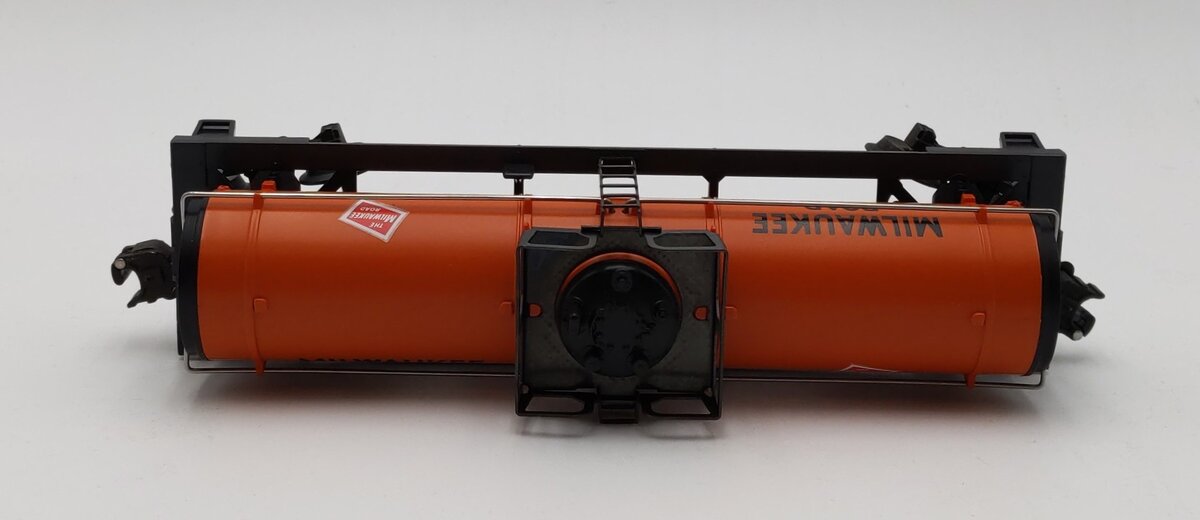 Lionel 6-19600 O Gauge Milwaukee Road Single Dome Tank Car #19600 NIB