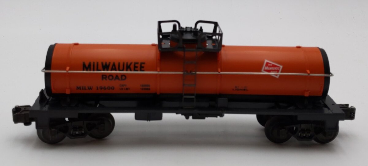 Lionel 6-19600 O Gauge Milwaukee Road Single Dome Tank Car #19600 NIB