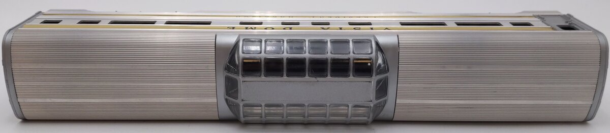 Lionel 2522 Vintage O President Harrison Gold Strip Aluminum Vista Dome Car VG/Box