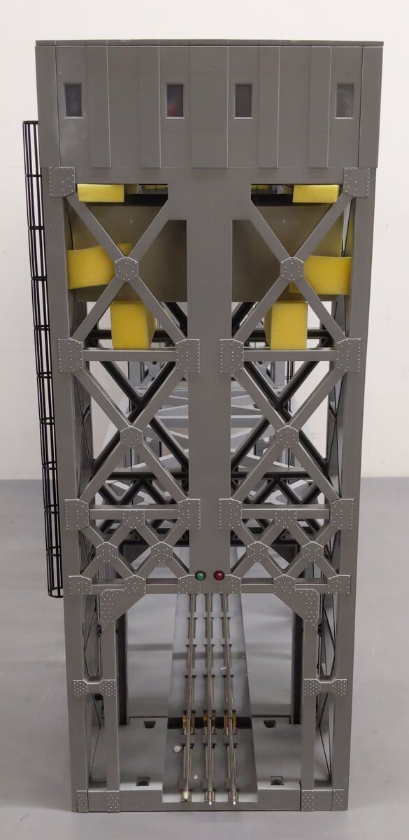 Lionel 6-12782 Operating Lift Bridge with Bell & Lights EX/Box