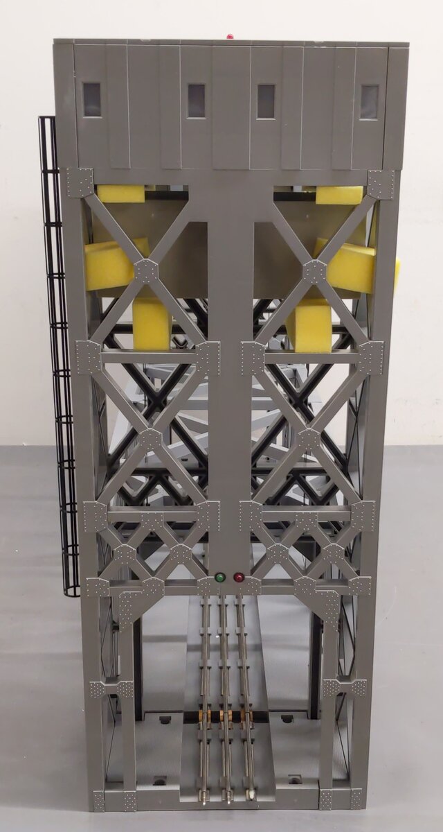 Lionel 6-12782 Operating Lift Bridge with Bell & Lights EX/Box