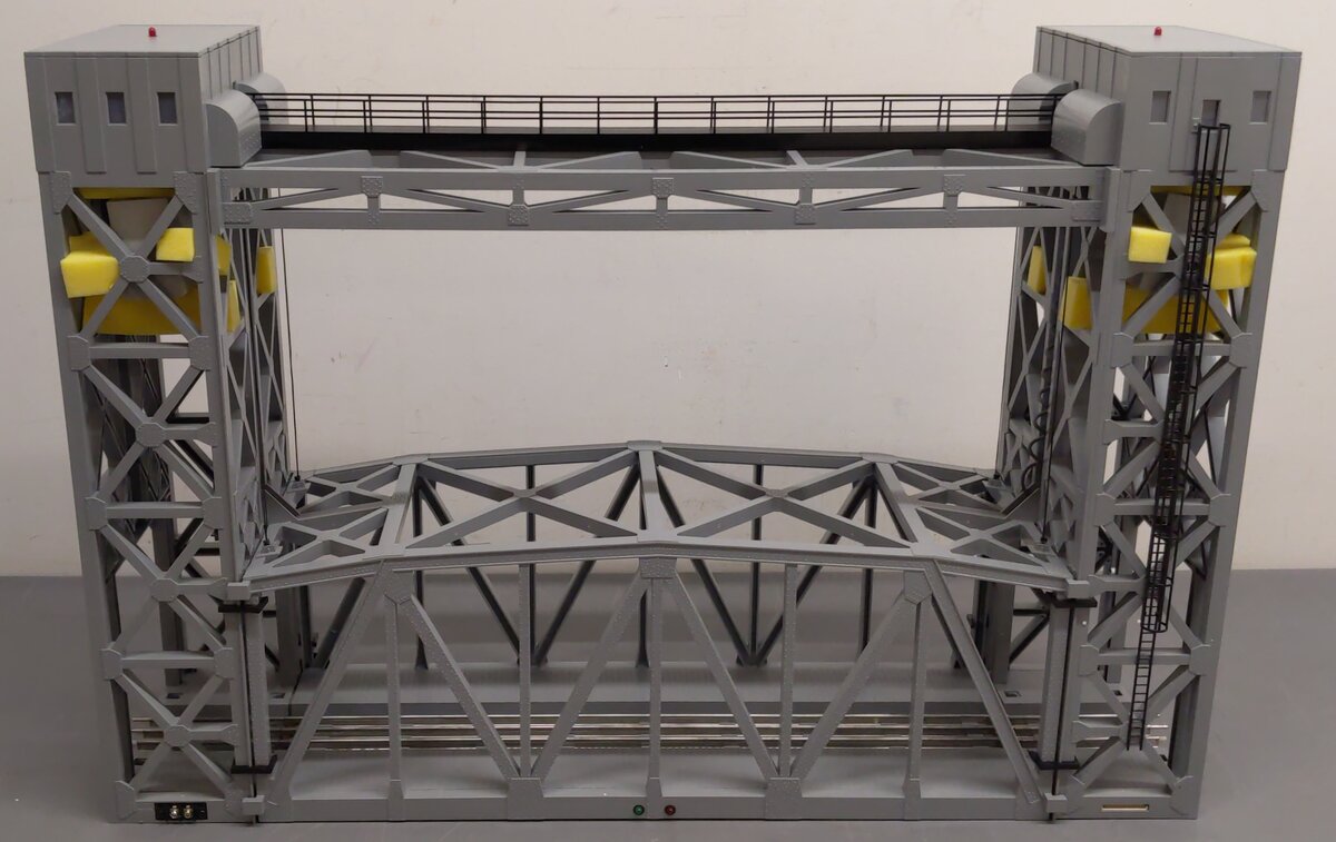 Lionel 6-12782 Operating Lift Bridge with Bell & Lights EX/Box