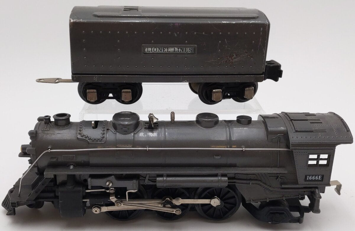 Lionel 1666E Vintage O Gray 2-6-2 Steam Locomotive with Tender VG