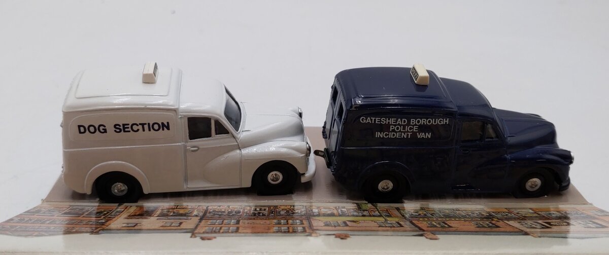 Corgi D13/1 1:43 Scale Morris Minor Police Vans [set of 2] NIB