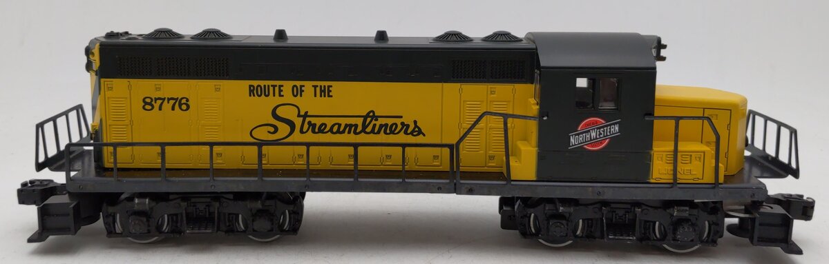 Lionel 6-8776 O Chicago & Northwestern GP20 Powered Diesel Locomotive EX