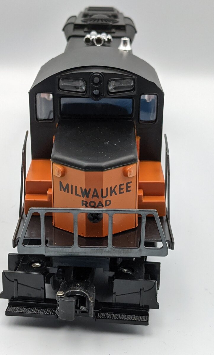 Lionel 6-8855 O Gauge Milwaukee Road SD-18 Powered Diesel Locomotive EX/Box