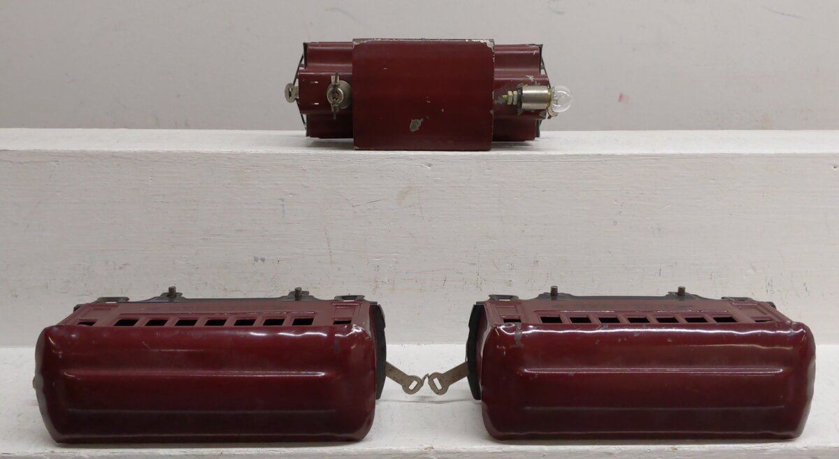 Lionel 150 Vintage O NYC 0-4-0 Electric Loco & #600 Passenger Cars [3] VG