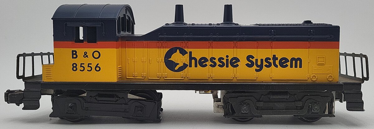 Lionel 6-8556 O Gauge Chessie NW-2 Diesel Switcher Locomotive #8556 VG