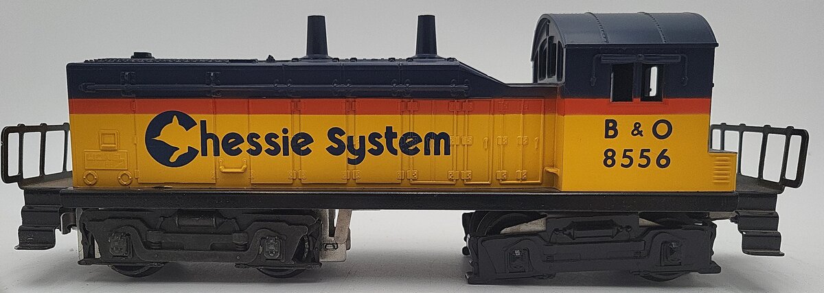 Lionel 6-8556 O Gauge Chessie NW-2 Diesel Switcher Locomotive #8556 VG
