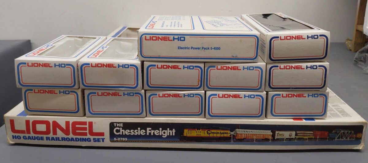 Lionel 5-2793 Chessie Freight HO Gauge Diesel Train Set EX/Box