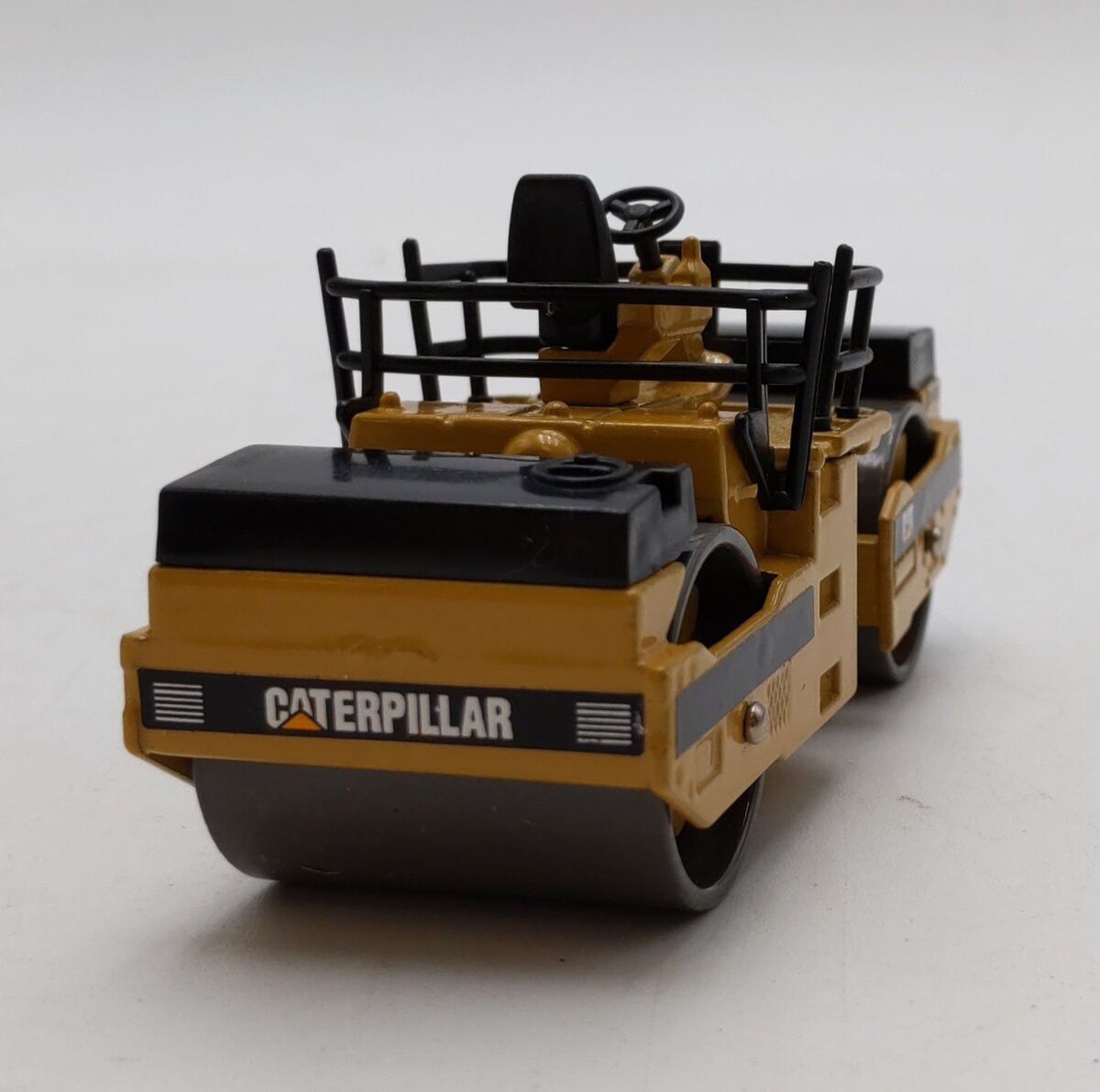 Joal 244 1:50 Caterpillar CB 534 Compactor Roller NIB