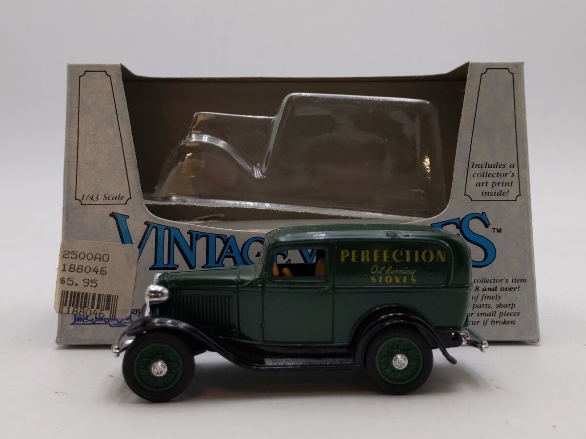 Ertl 2504 1:43 Vintage Vehicles Perfection 1932 Ford Panel Truck Die Cast Metal EX/Box