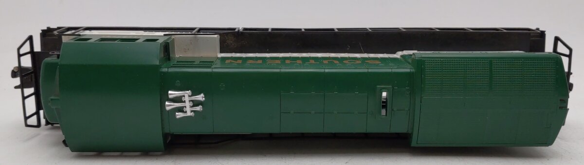 Lionel 6-8956 O Gauge Southern U36B Non-Powered Dummy Locomotive #8956 EX