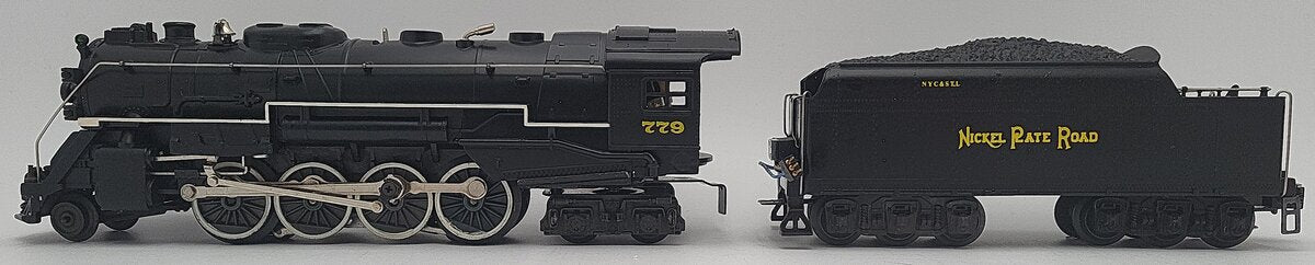 Lionel 6-8215 O Gauge Nickel Plate Road Berkshire 2-8-4 Steam Engine & Tender EX/Box
