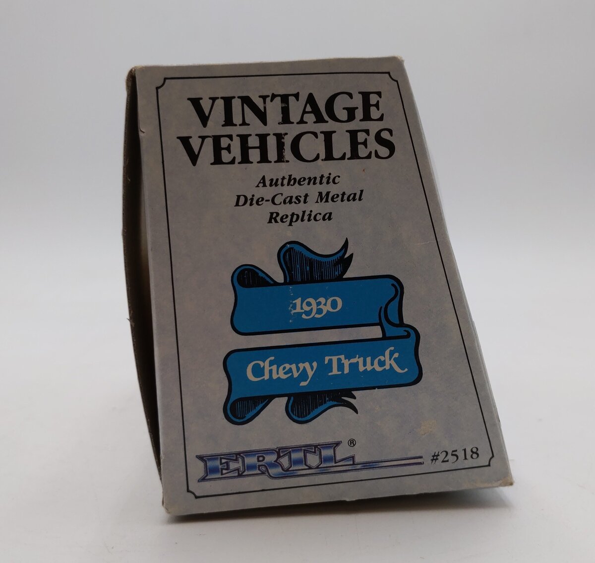 Ertl 2518 1:43 Vintage Vehicles Tan Young's Coal & Ice 1930 Chevy Truck LN/Box