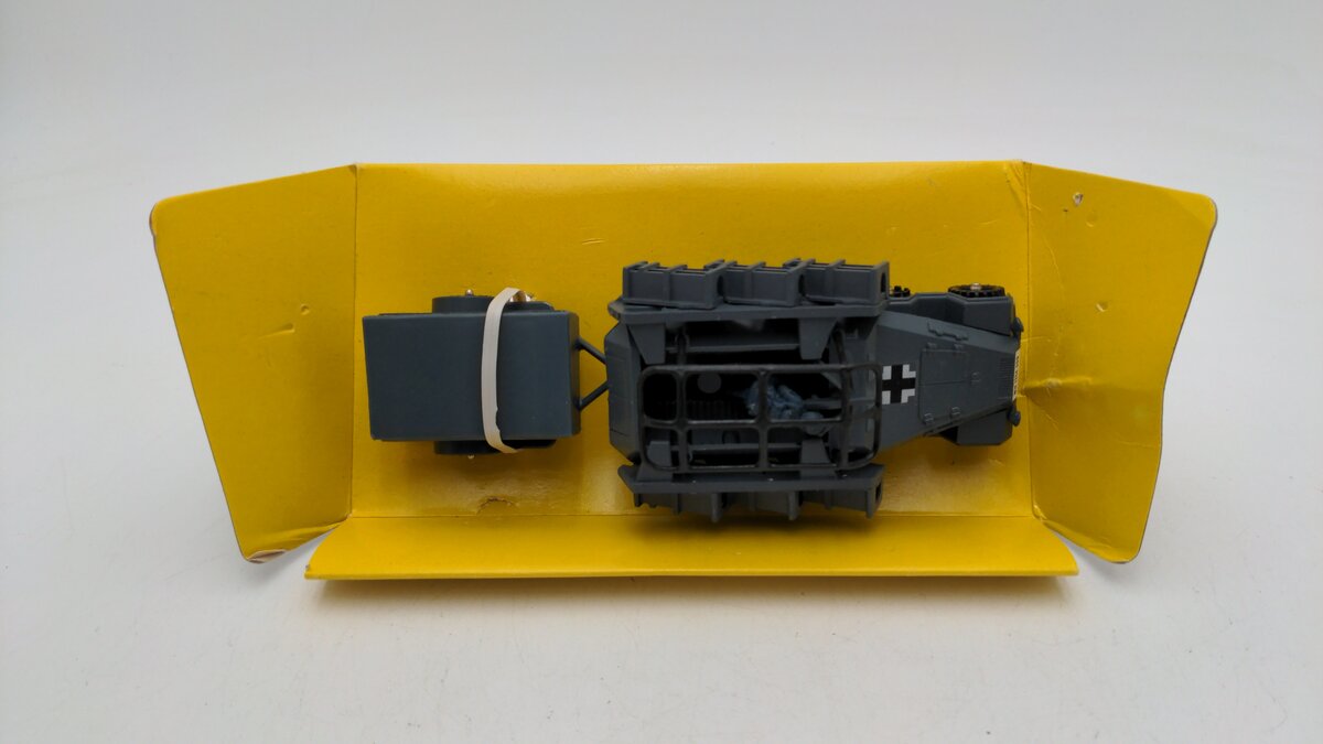Corgi 907 Die Cast German Semi-Track Hanomog Sdkfz Rocket Launcher W/Shotman EX/Box