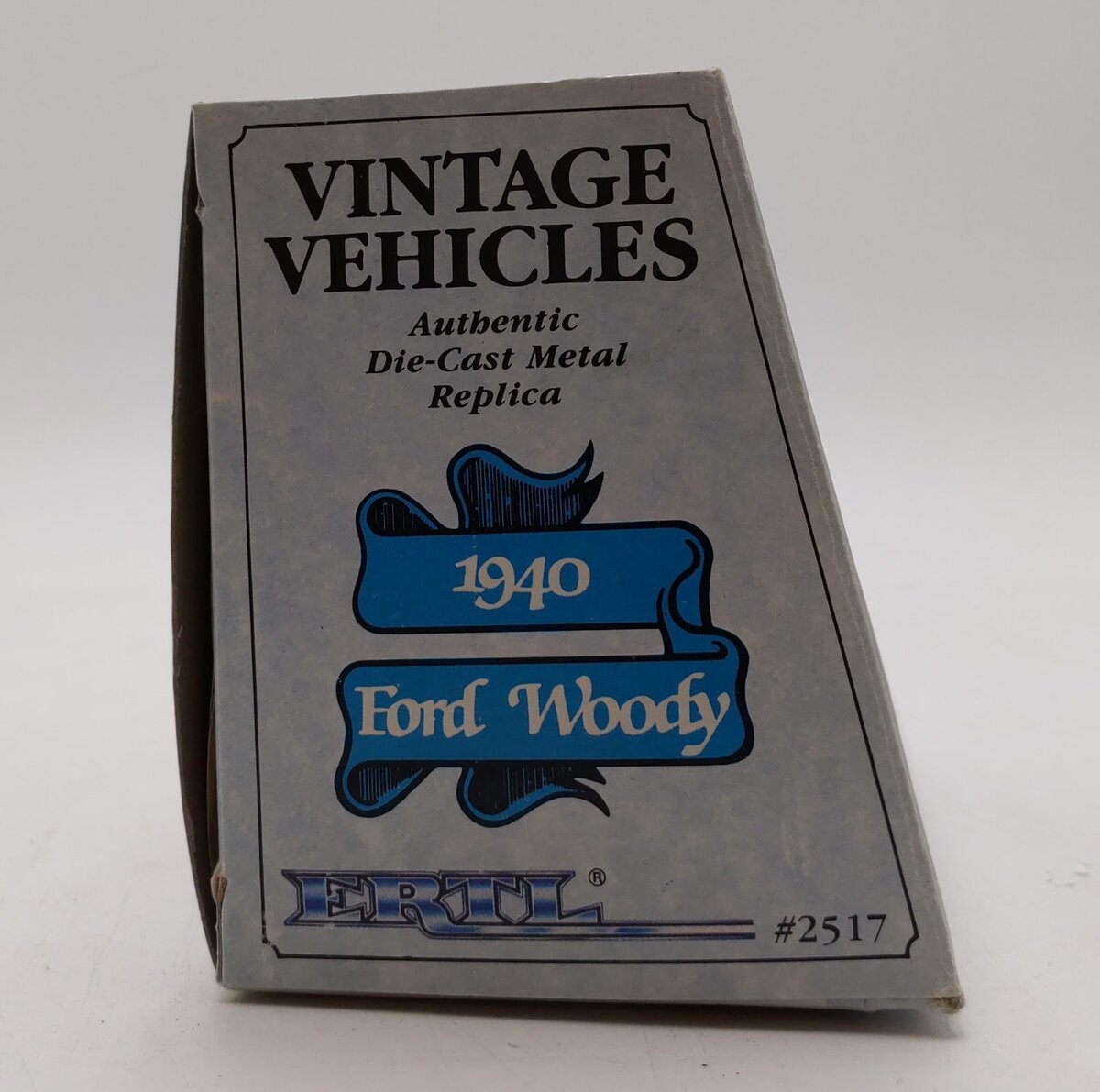 Ertl 2517 1:43 Die Cast Vintage Vehicles Whispering Pines Lodge 1940 Ford Woody EX/Box