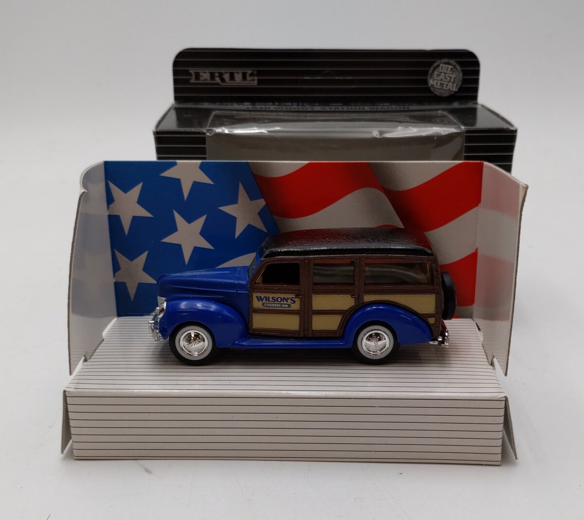 Ertl 2517 1:43 Wilson's 1940 Woody Station Wagon Classic Vehicles NIB