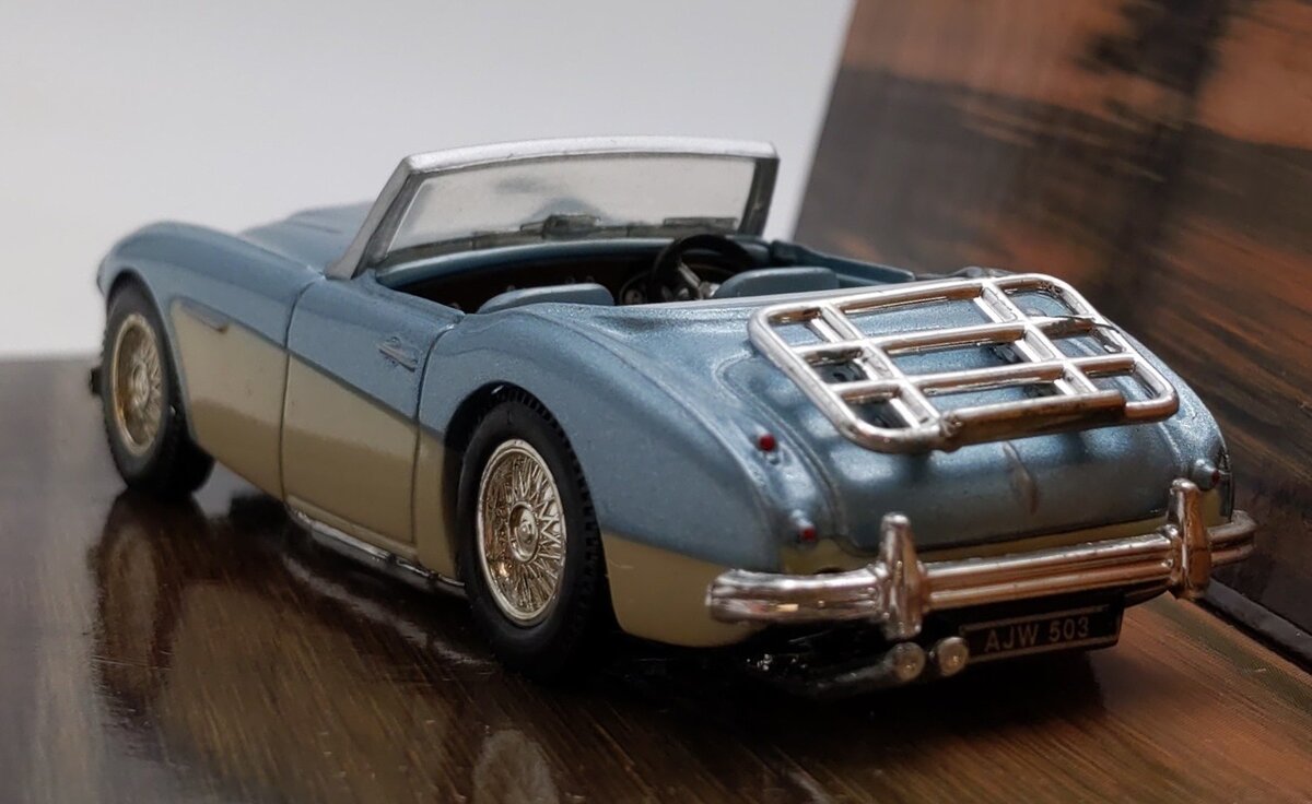 Corgi Classic Models  #96220 1:43 Scale Austin Healey Open Top NIB