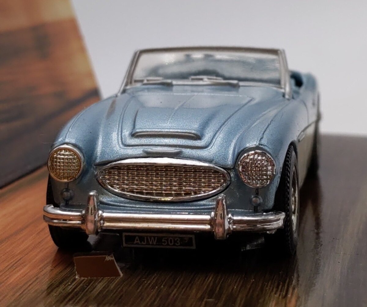 Corgi Classic Models  #96220 1:43 Scale Austin Healey Open Top NIB