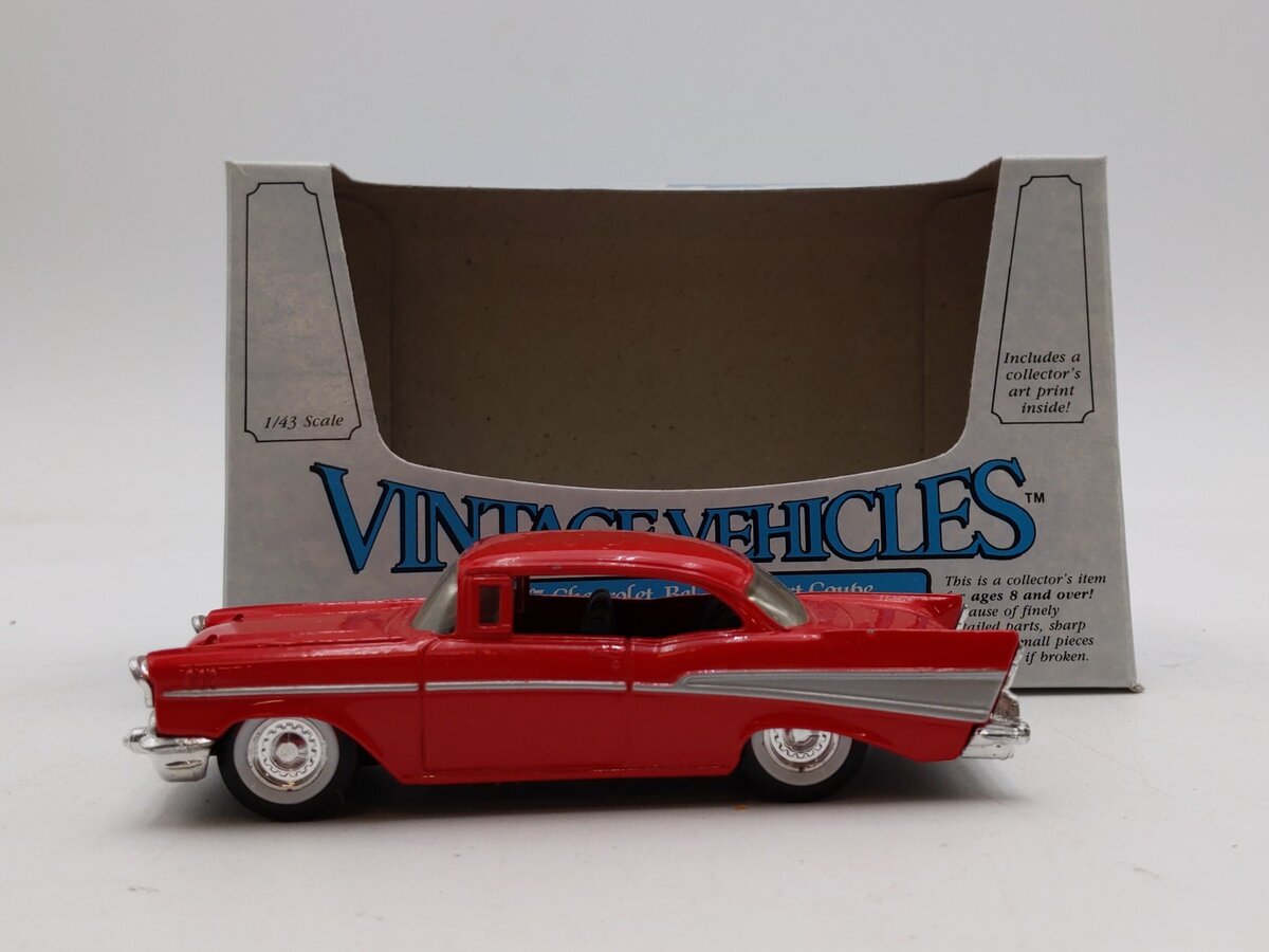 Ertl 2540 1:43 Scale Red Die Cast 1957 Chevrolet Bel Air Sport Coupe EX/Box