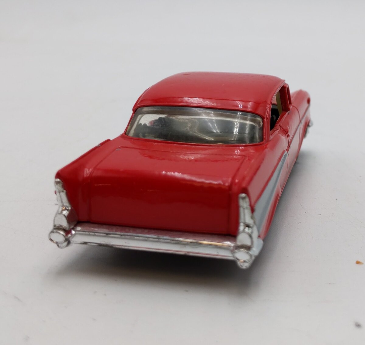 Ertl 2540 1:43 Scale Red Die Cast 1957 Chevrolet Bel Air Sport Coupe EX/Box
