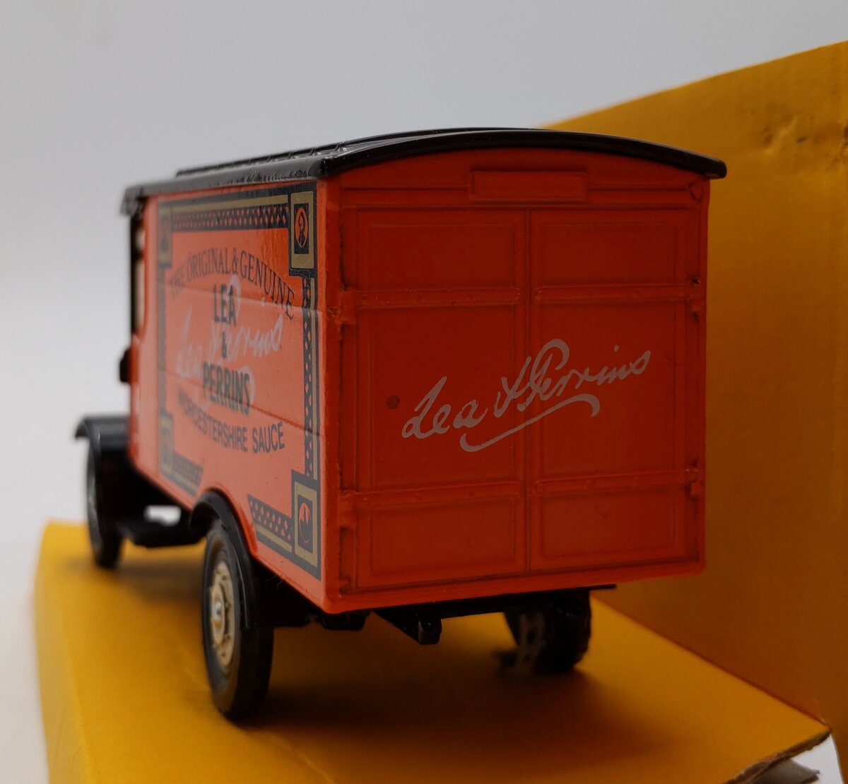Corgi Classics C859/11 1:43 Scale Lea & Perrins Thornycroft Box Van NIB