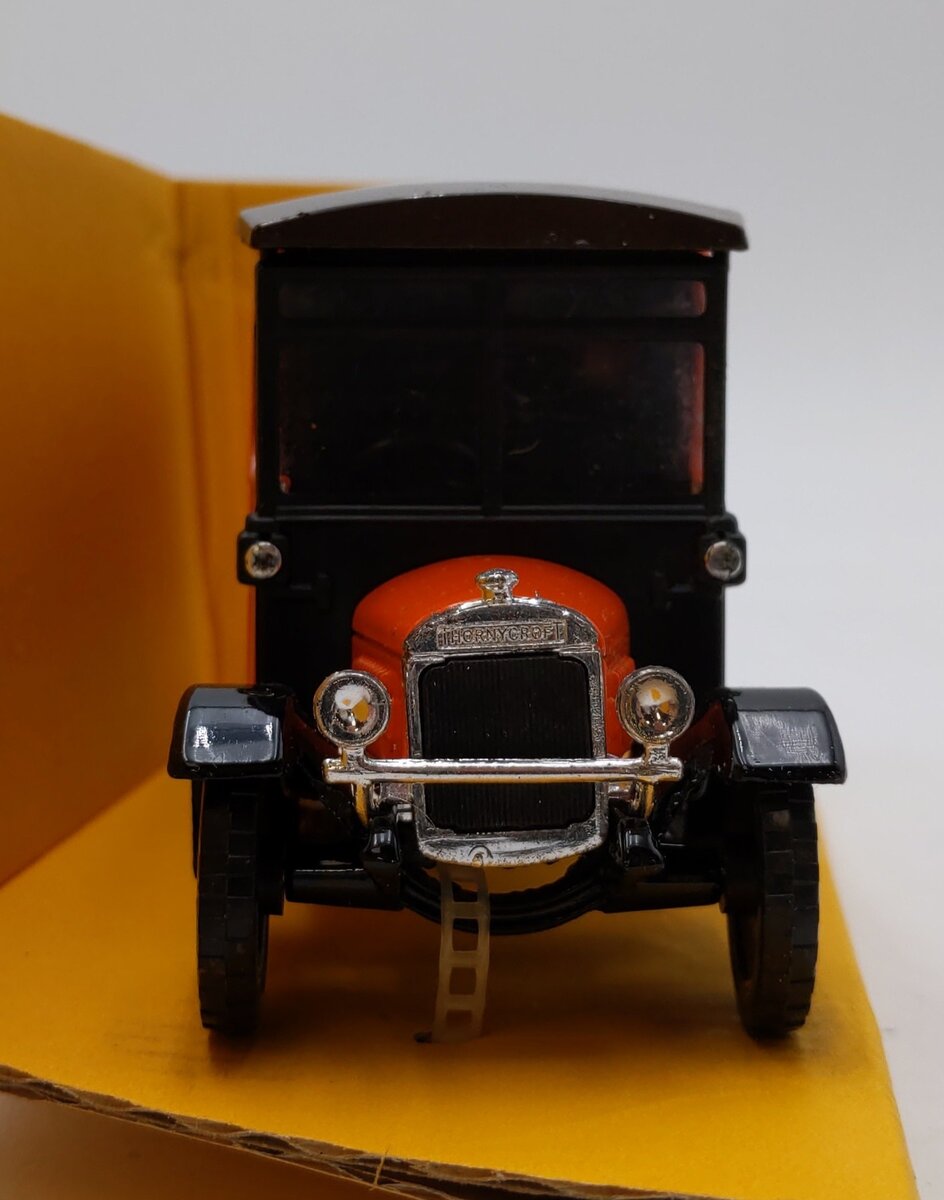 Corgi Classics C859/11 1:43 Scale Lea & Perrins Thornycroft Box Van NIB