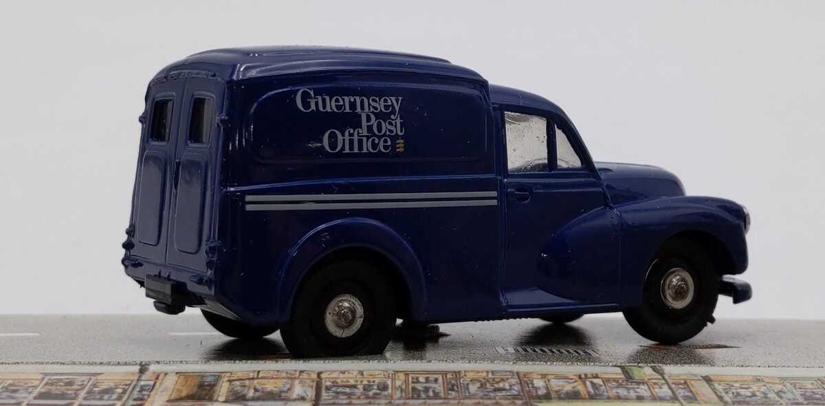 Corgi Classic Models 1:43 Scale D957 Morris 1000 Van LN/Box