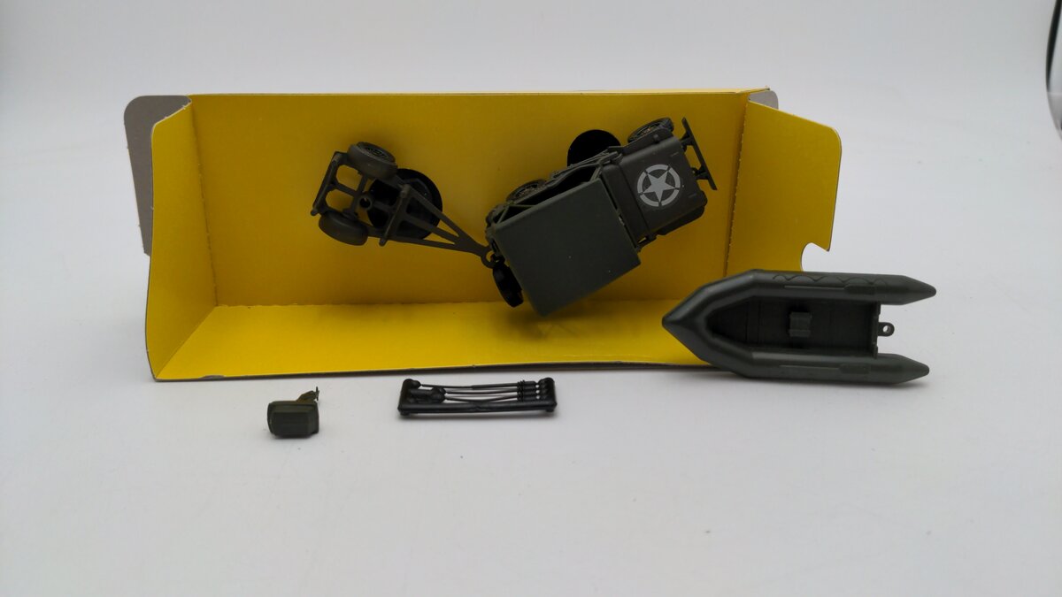 Solido 6041 1:43 Scale Willy Army Jeep with Trailer and Zodiac Motor Boat EX/Box