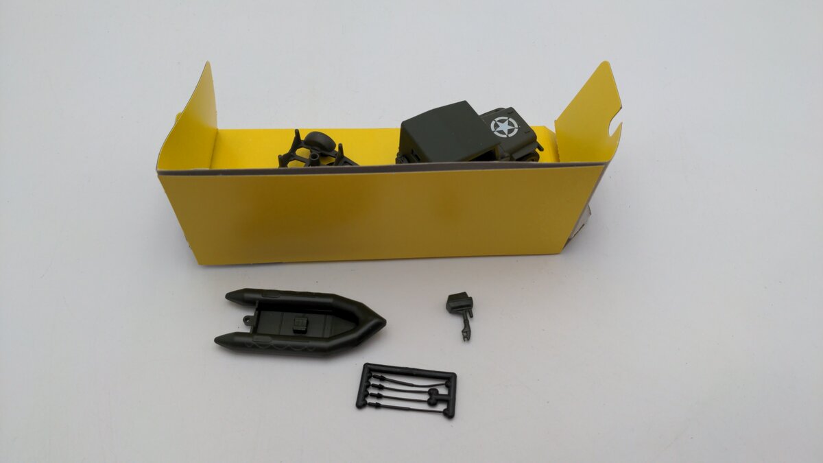 Solido 6041 1:43 Scale Willy Army Jeep with Trailer and Zodiac Motor Boat EX/Box