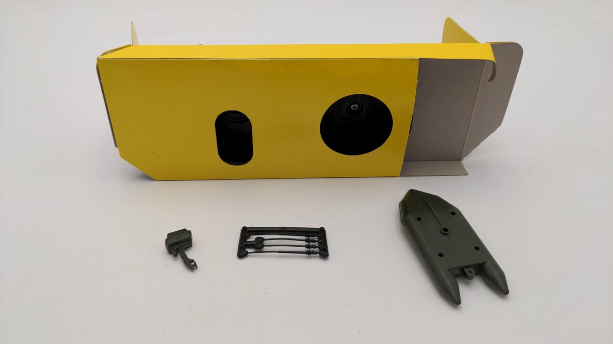 Solido 6041 1:43 Scale Willy Army Jeep with Trailer and Zodiac Motor Boat EX/Box