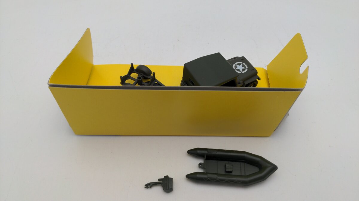 Solido 6041 Diecast Willy Army Jeep with Trailer and Plastic Zodiac Motor Boat EX/Box