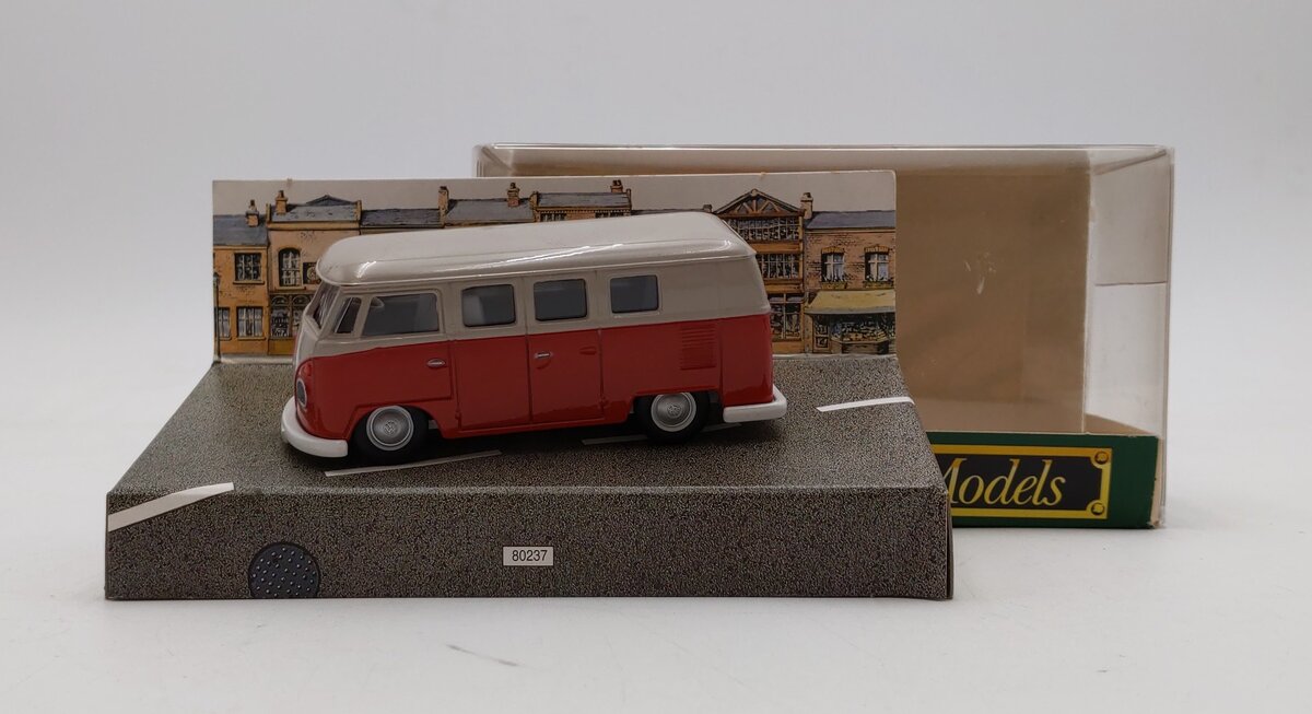 Corgi D984 1:43 Die Cast Red & Beige Volkswagen Caravanette MT/Box