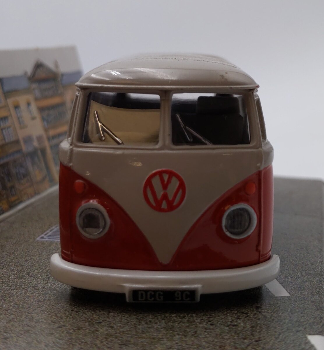 Corgi D984 1:43 Die Cast Red & Beige Volkswagen Caravanette MT/Box