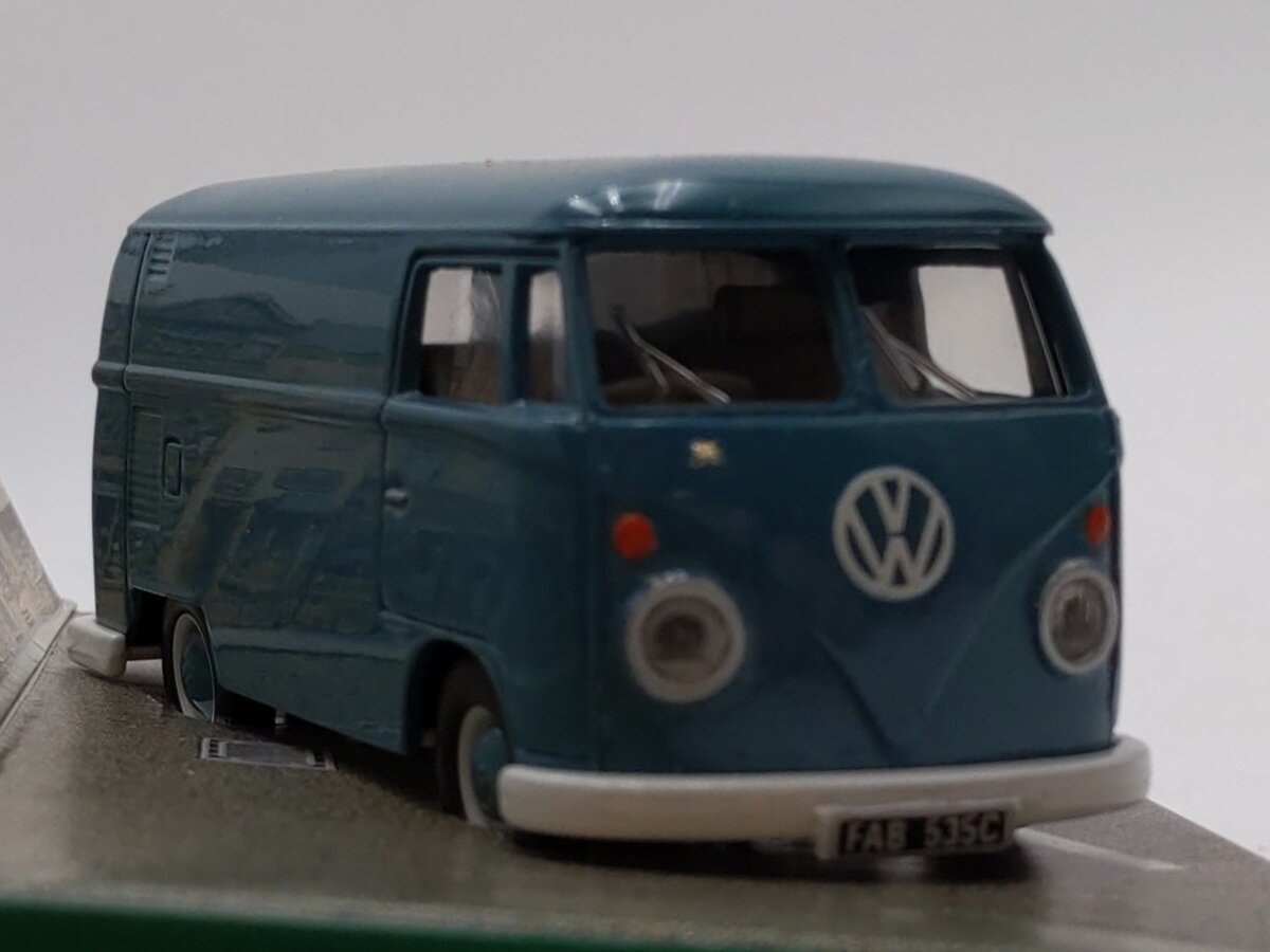 Corgi Classic Models 1:43 Scale D985 Volkswagen Van NIB