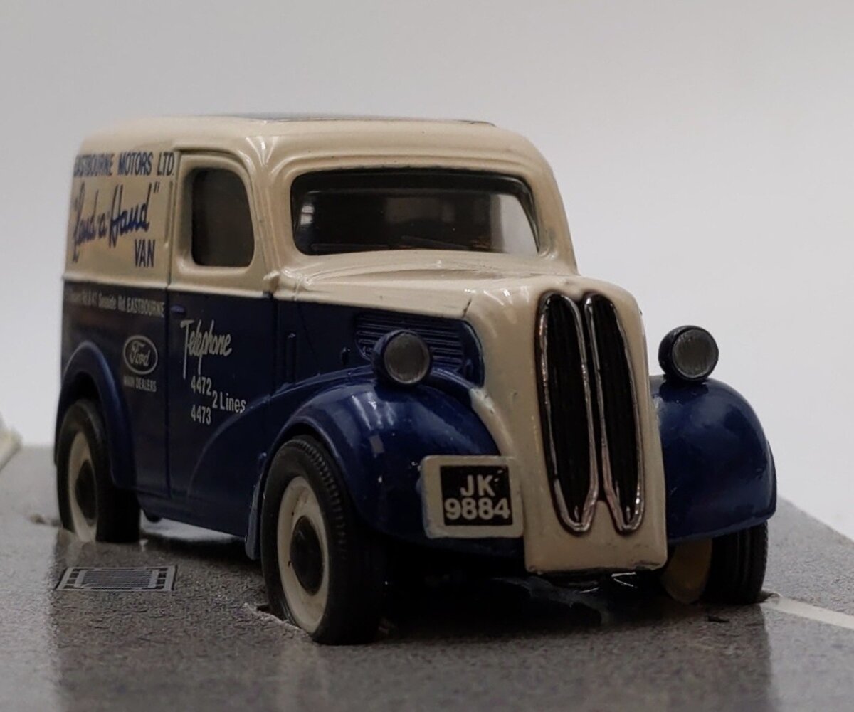 Corgi Classic Models 1:43 Scale #96860 Ford Popular Van NIB
