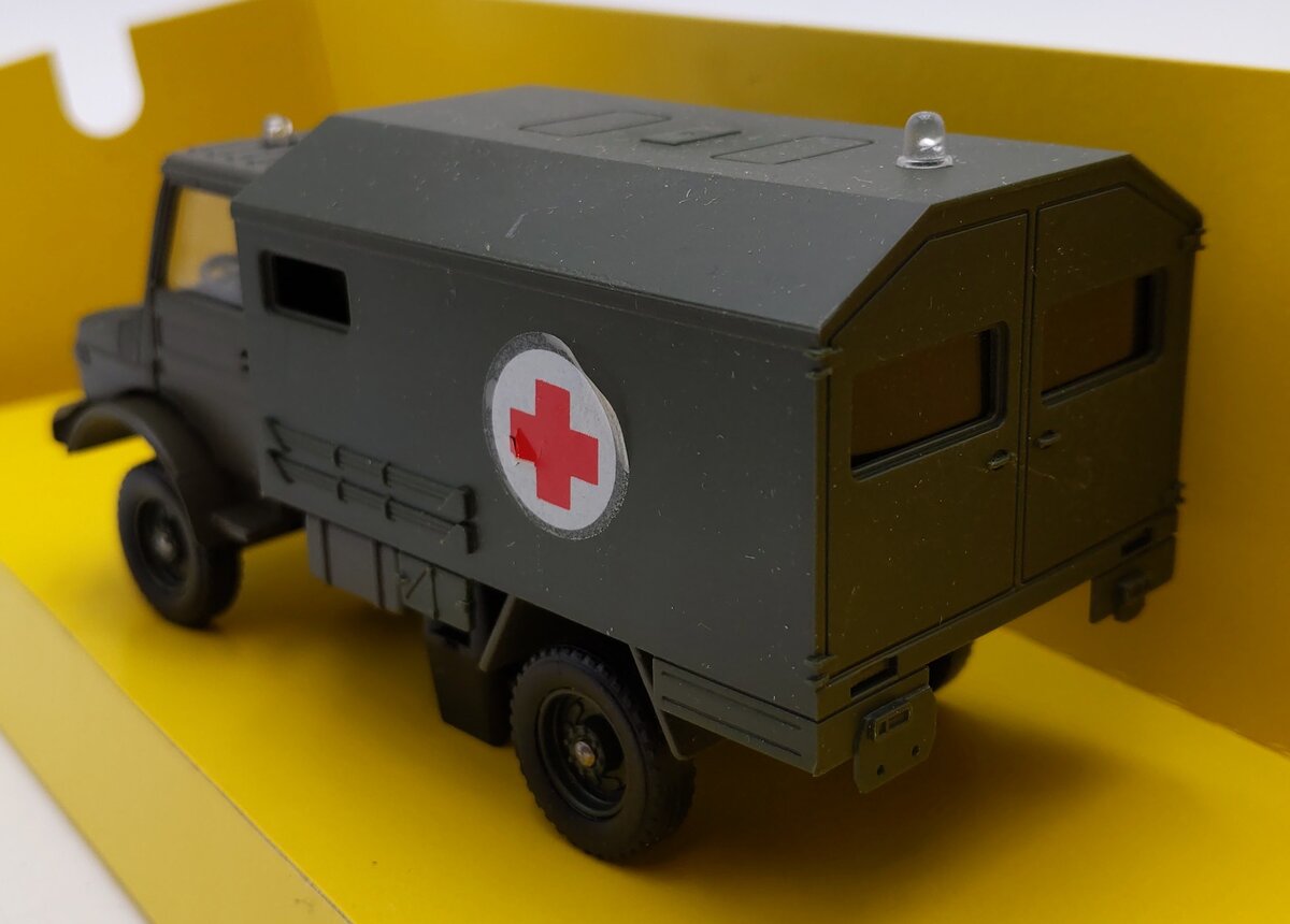 Solido Collection Militaire I Mercedes Ambulance-Unimog LN/Box