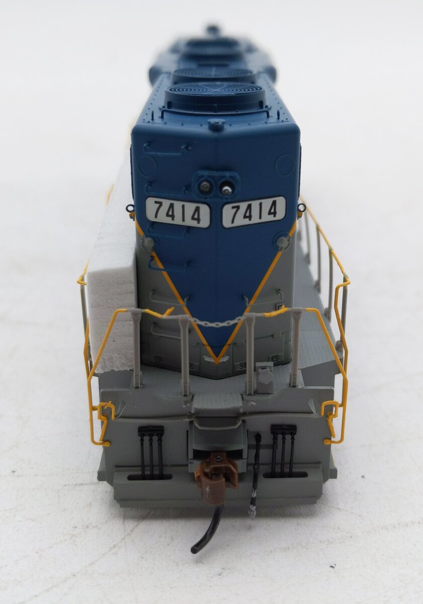 Athearn G40899 HO D&H GP39-2 Phase I Diesel Locomotive #7414 w/ DCC & Sound