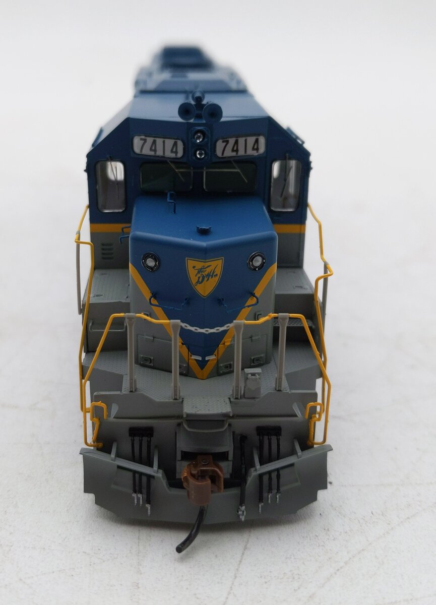 Athearn G40899 HO D&H GP39-2 Phase I Diesel Locomotive #7414 w/ DCC & Sound