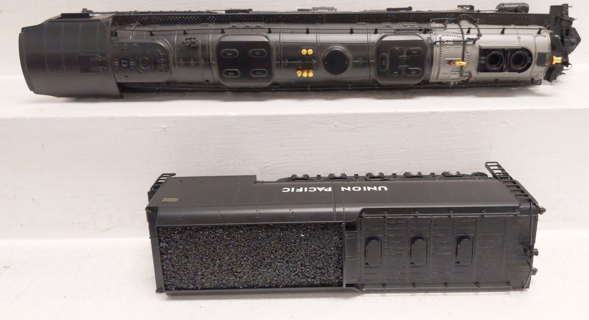 Lionel 6-28064 O Gauge UP 4-6-6-4 Challenger Steam Locomotive & Tender #3985 LN/Box